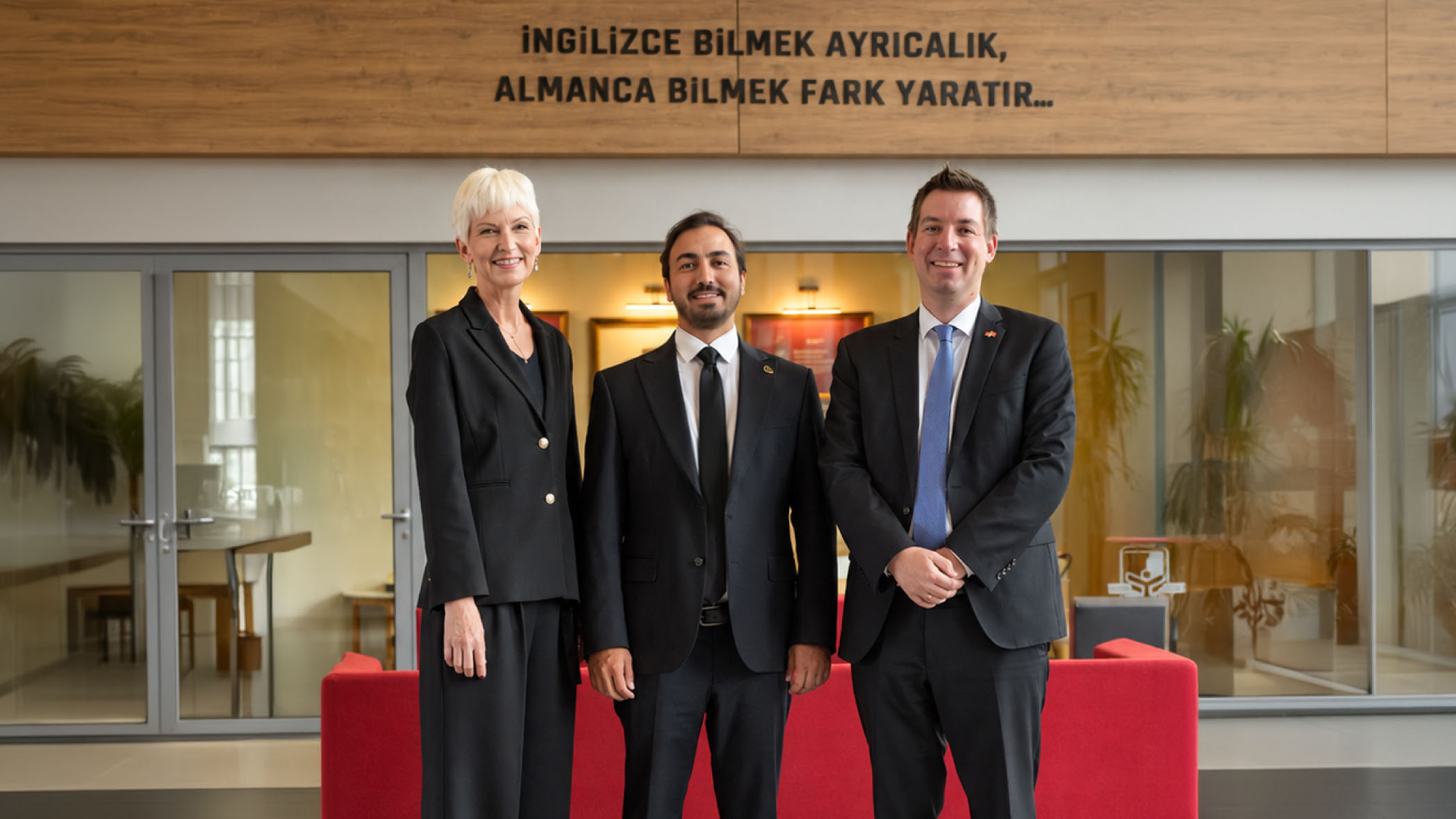 DSD-I-Diplomfeier am Anka Bilim Schule und bedeutender Besuch der Deutschen Botschaft